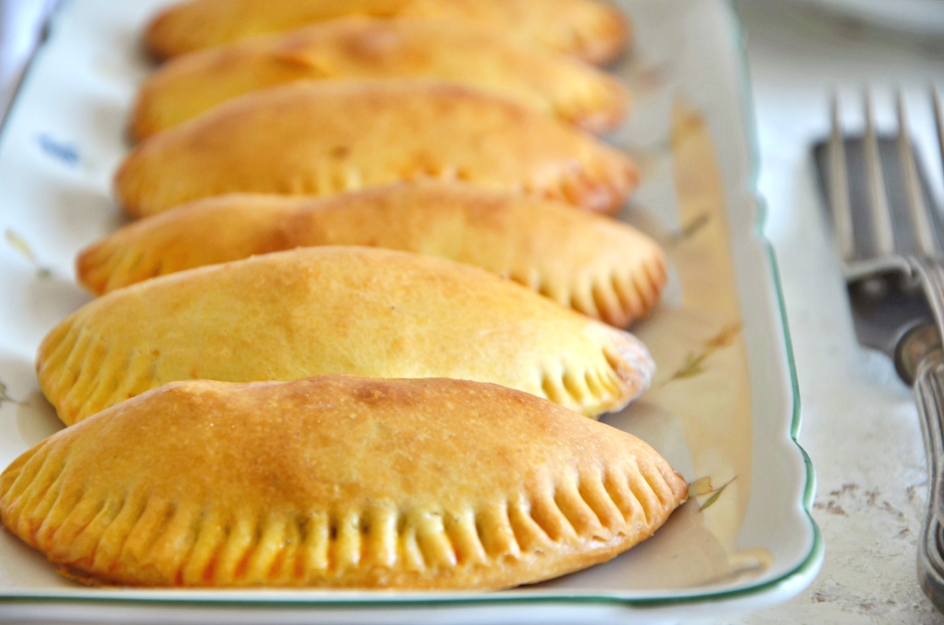 EMPANADAS ΜΕ ΚΙΜΑ