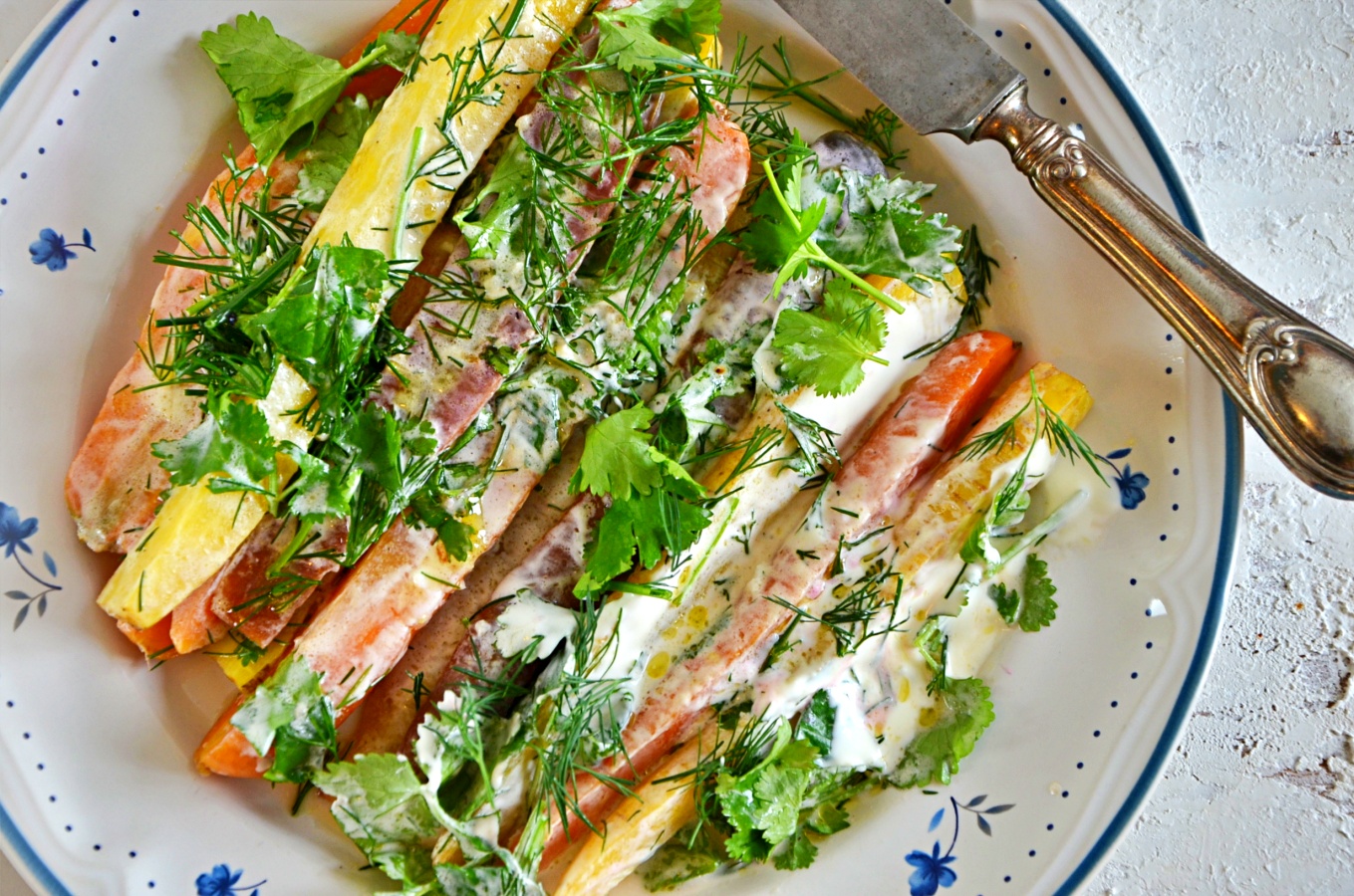 ΚΑΡΟΤΑ ΜΕ ΓΙΑΟΥΡΤΙ ΚΑΙ ΜΕΝΤΑ